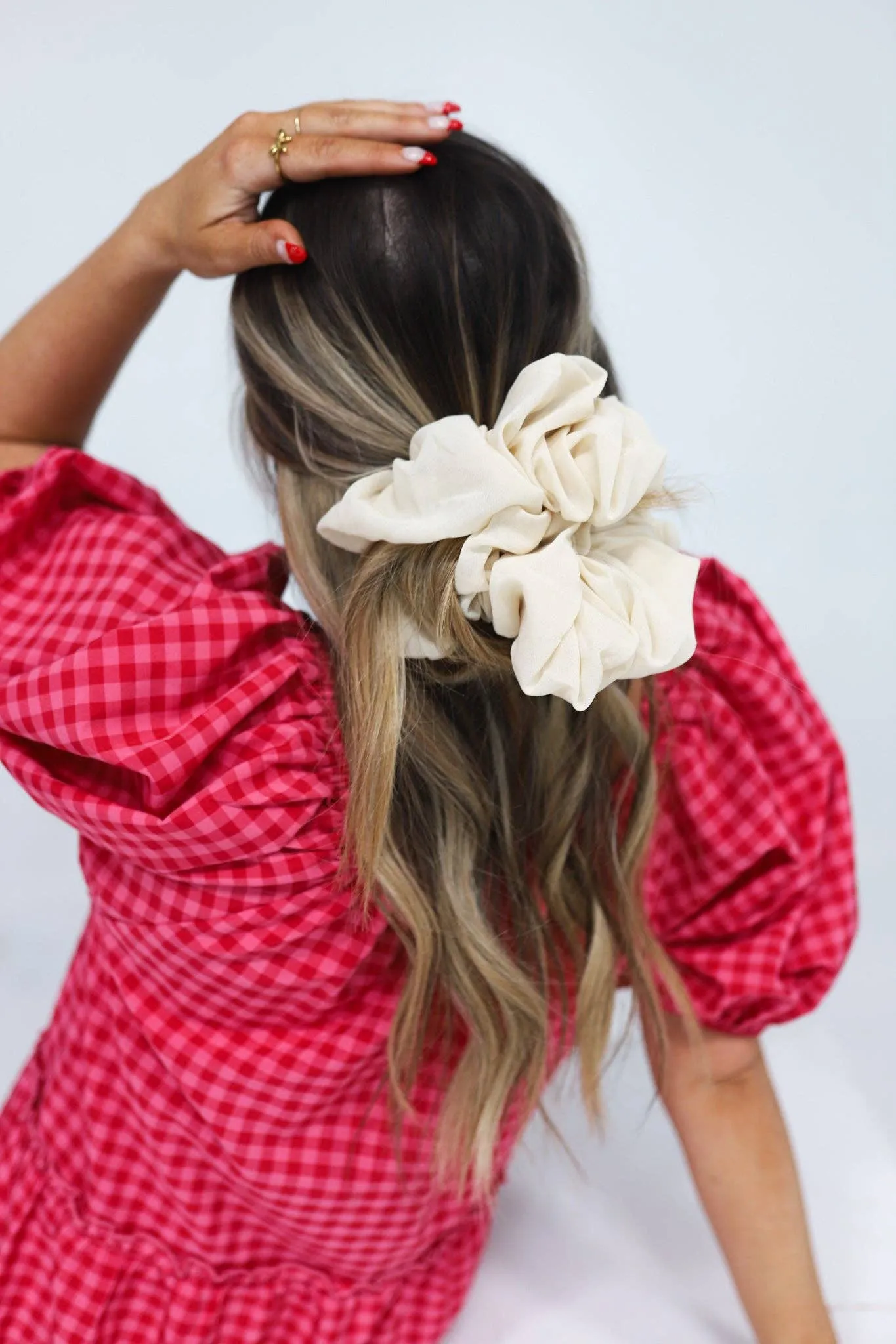 IVORY JUMBO SCRUNCHIE