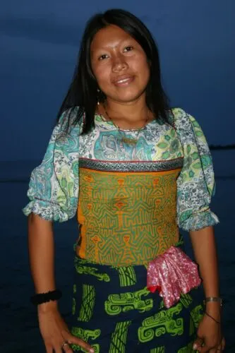 Kuna Indian Folk Art Mola blouse panel from San Blas Islands, Panama. Hand stitched Applique: Birds and Bow & Arrow 20" x 14" (65A)