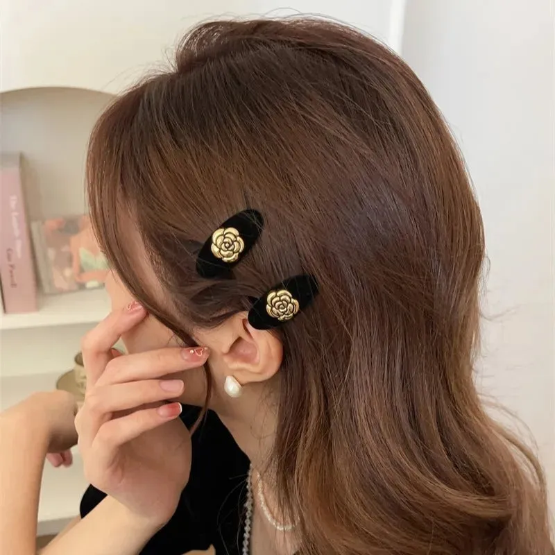 VAIGE 2-Piece Metal Camellia Velvet Hair Clips - Fashionable Hair Accessories for All, Mini Headwear