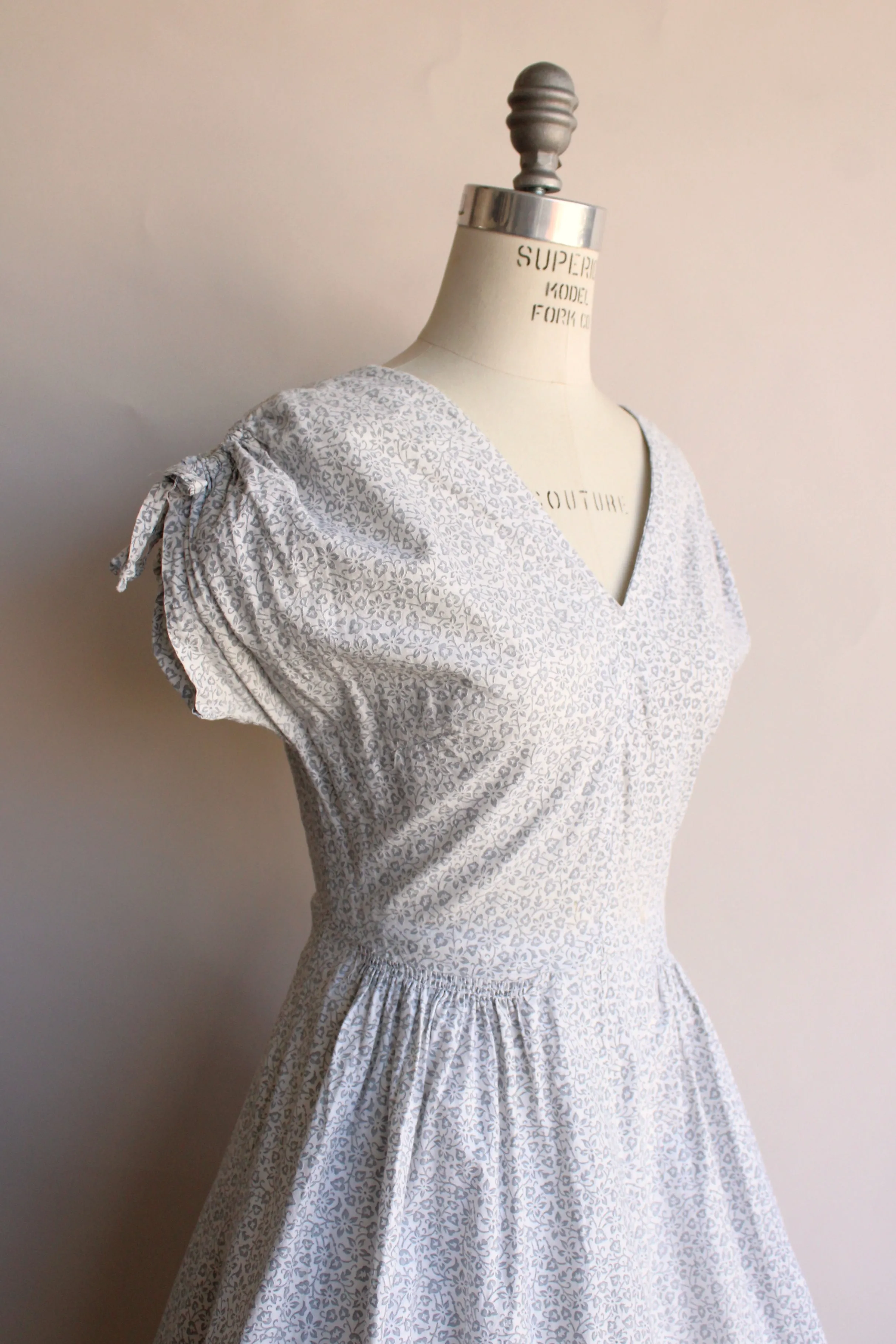 Vintage 1950s Gray Floral Sun Dress