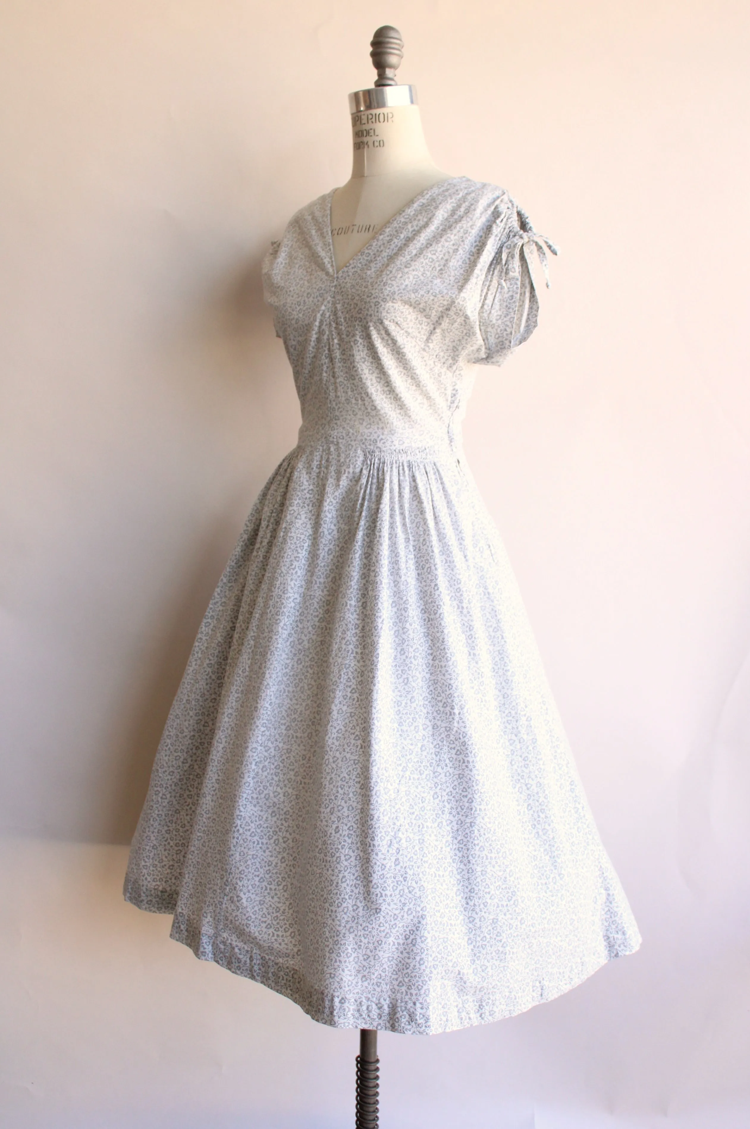 Vintage 1950s Gray Floral Sun Dress